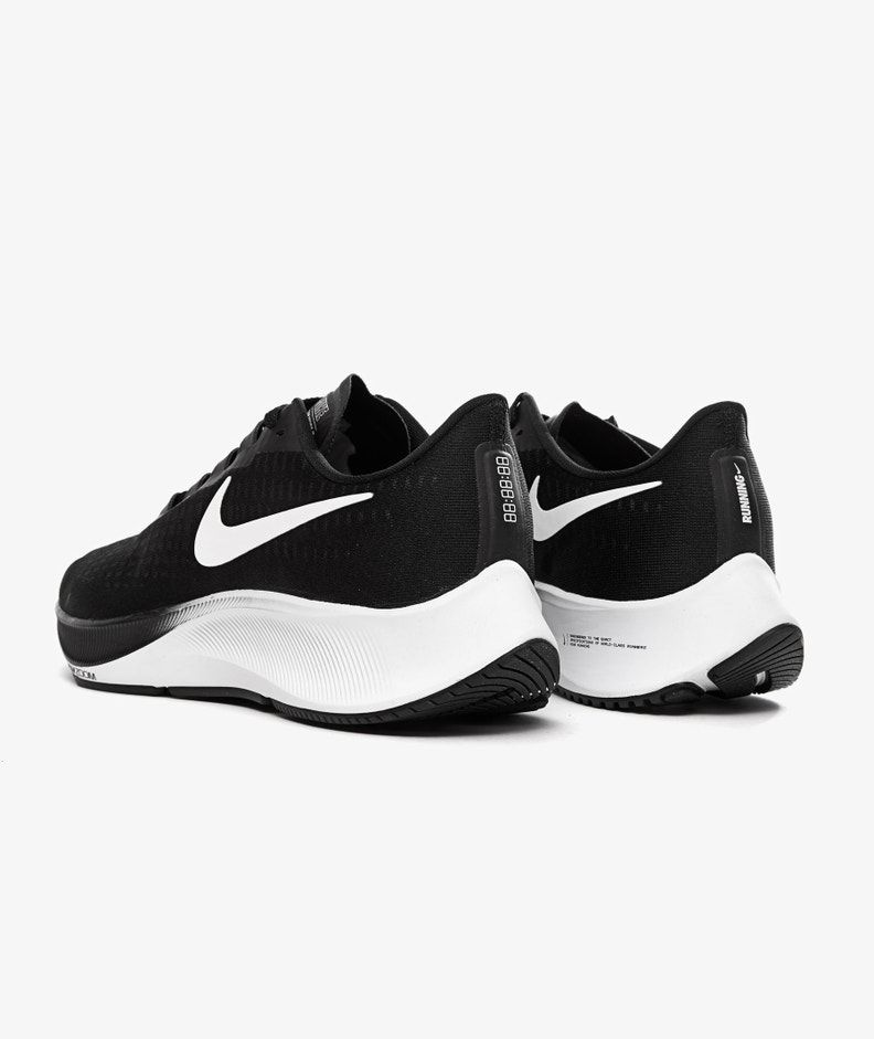 Black and outlet white zoom nike