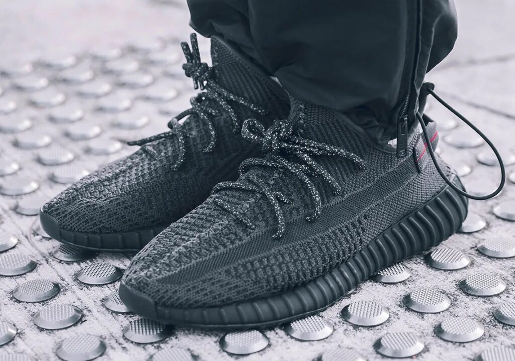 آدیداس یزی بوست 350 مشکی / adidas Yeezy Boost 350 V2 Black Non-Reflective