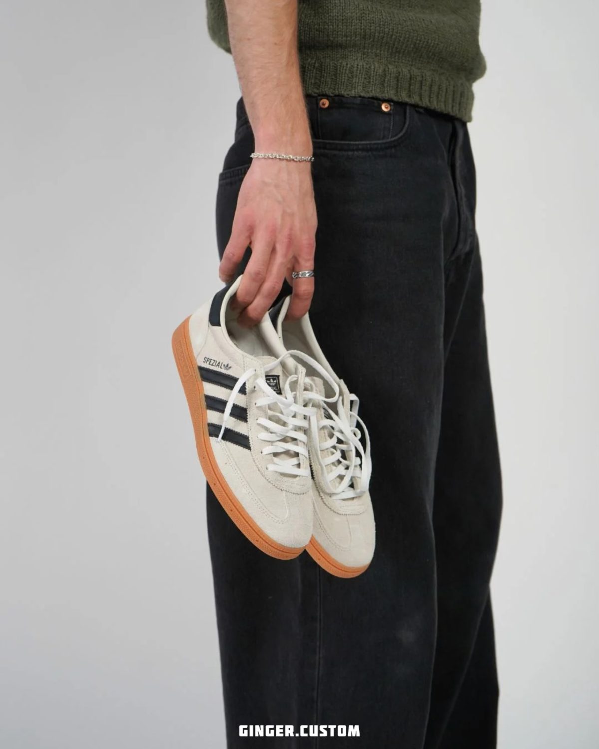 آدیداس اسپزیال هندبال آلومینیوم / adidas Hanball Spezial Aluminium