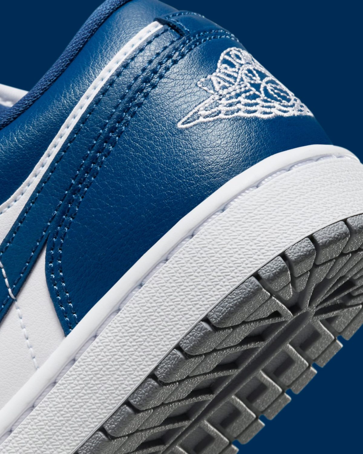 ایرجردن 1 لو فرنچ بلو / Air Jordan 1 Low French Blue