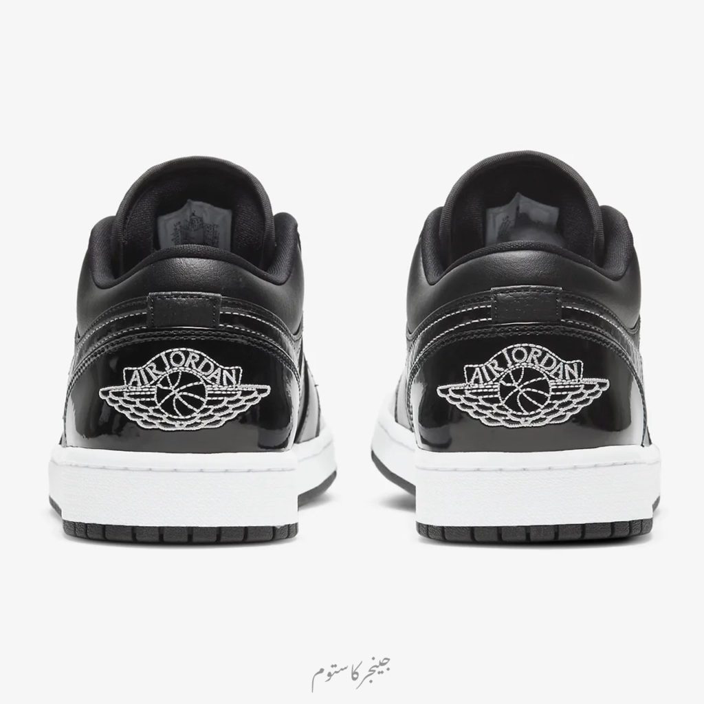 ایرجردن 1 لو آل استار / Air Jordan 1 Low ALL STAR نشان Wings روی پاشنه و موتیف Jumpman روی زبانه در تضاد با رنگ کتونی، با دوخت سفید محصور شده است.