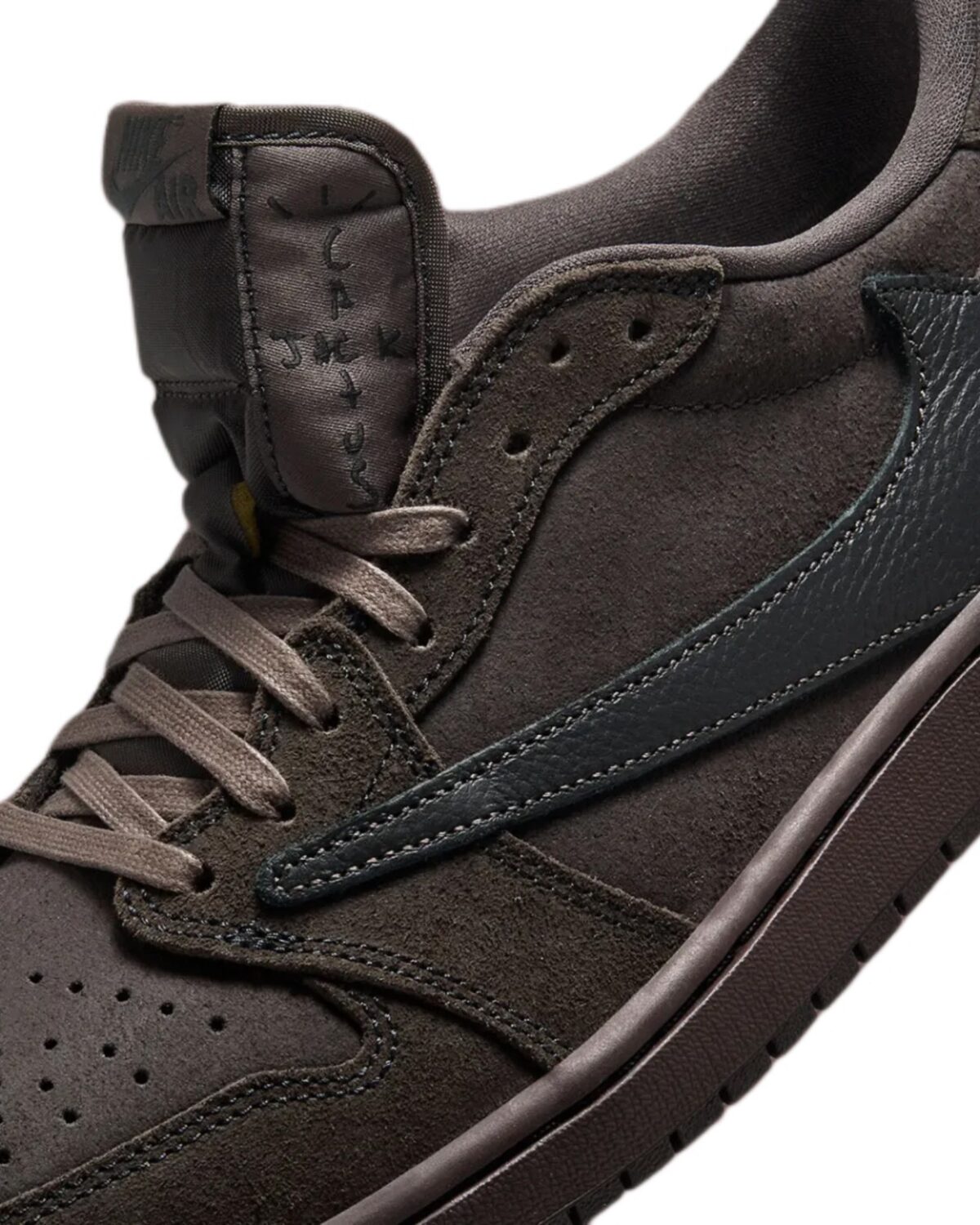 ایرجردن 1 لو تراویس اسکات ولوت براون / Air Jordan 1 Retro Low OG Travis Scott Velvet Brown