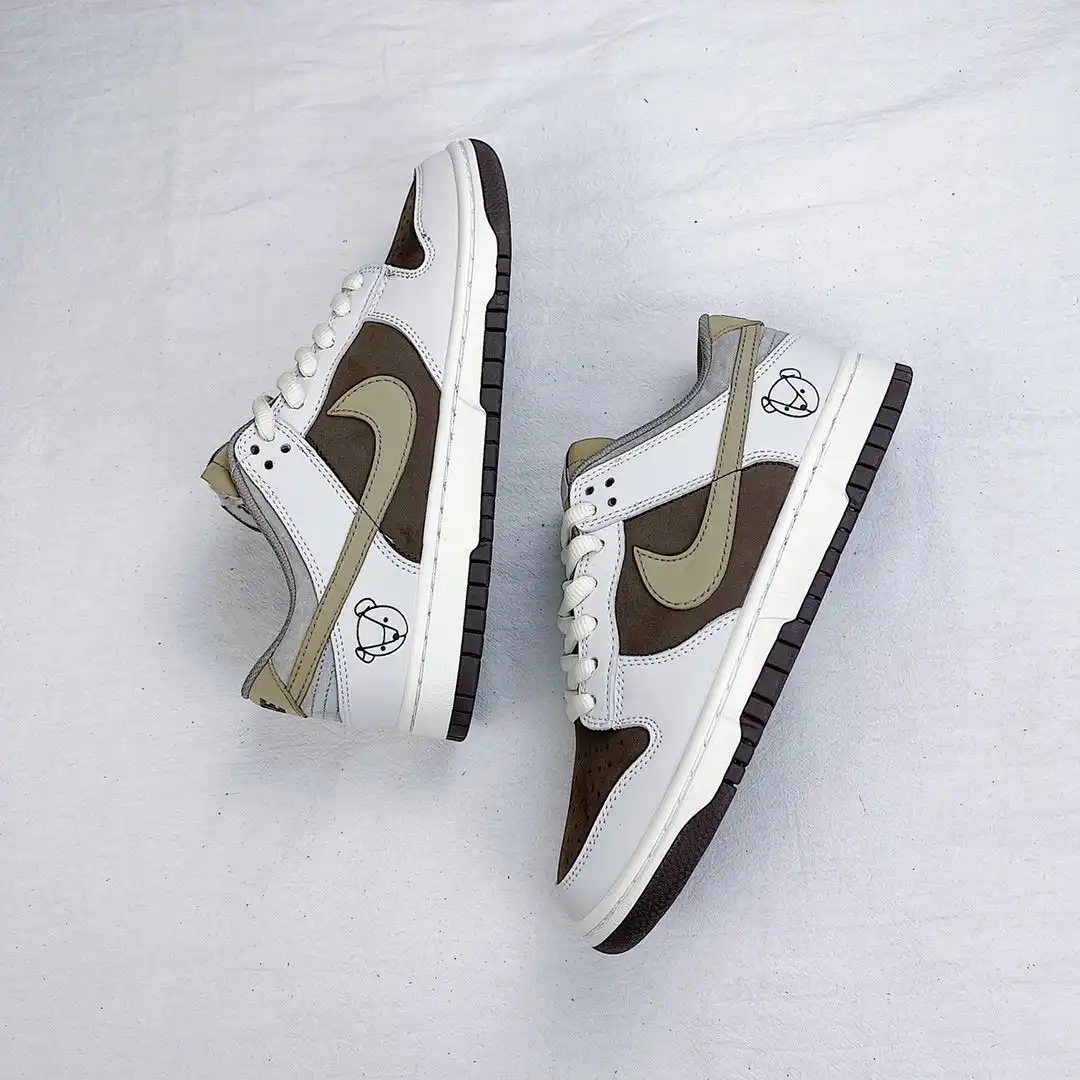 نایک اس بی دانک لو کرم قهوه ای Nike SB Dunk Low Otomo Katsuhiro