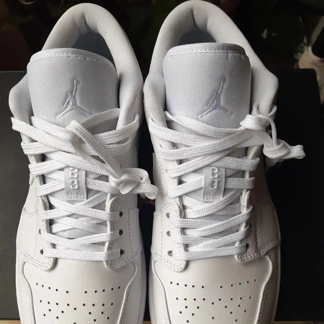 ایرجردن 1 لو تریپل سفید / Air Jordan 1 Low Triple White