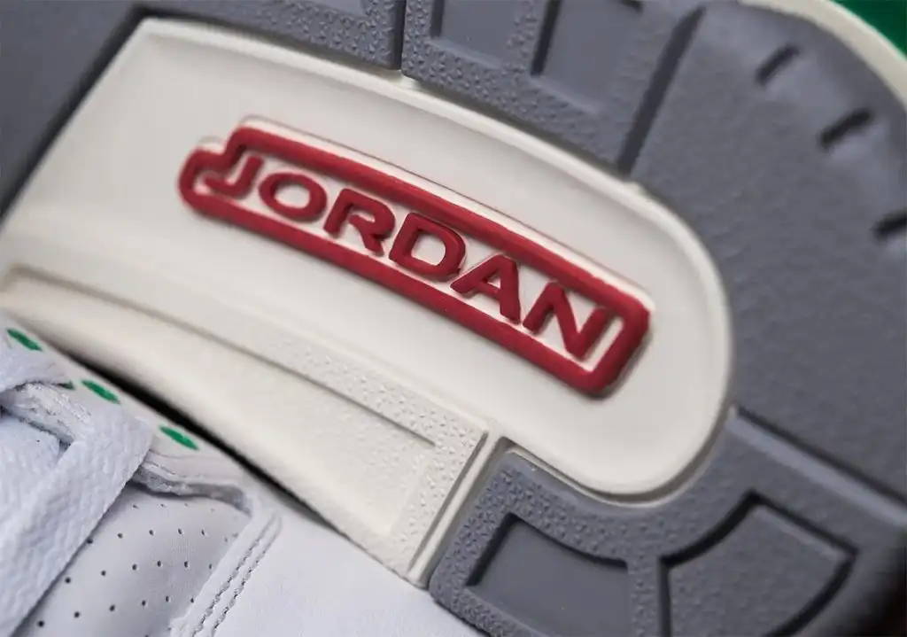 ایرجردن 3 رترو لاکی گرین / Air Jordan 3 Retro Lucky Green