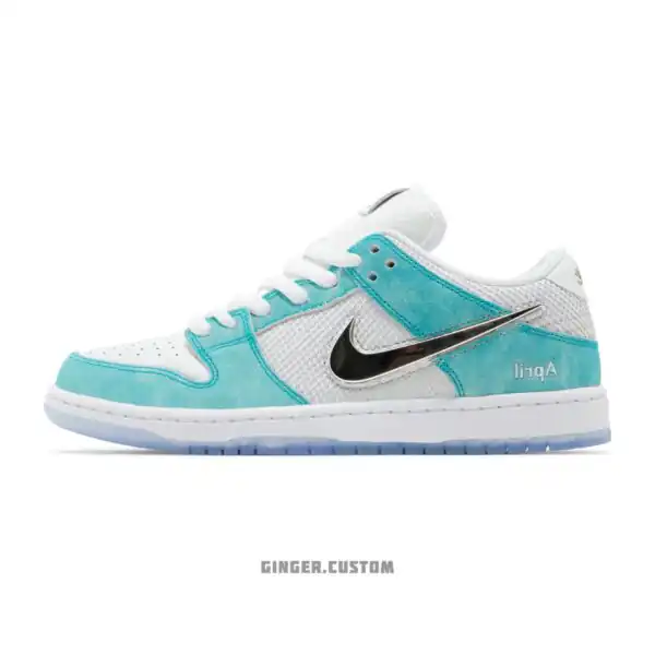 نایک اس بی دانک لو اپریل اسکیت برد / Nike SB Dunk Low APRIL SKATEBOARDS
